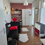 Den Haus Homestay