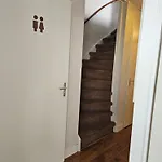 Den Haus Alloggio in famiglia