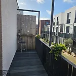 Den Haus *
