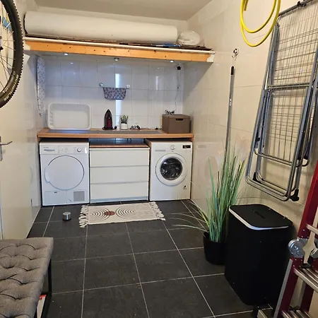 Den Haus Privatunterkunft *