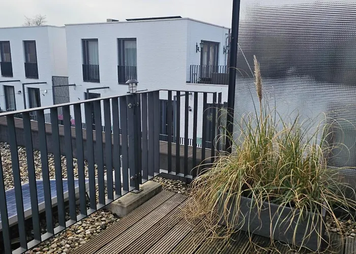 Den Haus ホームステイ *