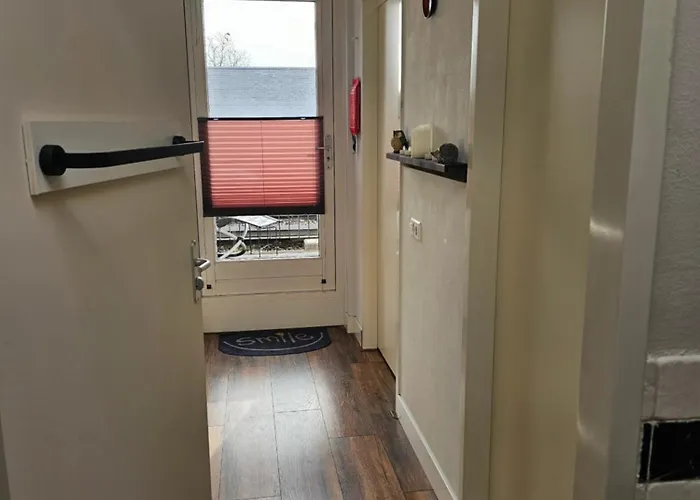 ホームステイ Den Haus デン・ハーグ